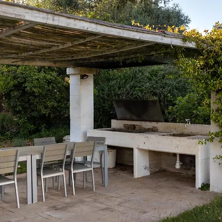 بيت للعطل Trulli San Pietro سيغلي ميسابيكا