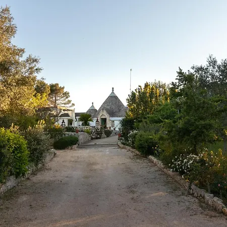 Trulli San Pietro بيت للعطل *